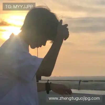 邹朵千